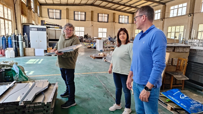 Manolo ลูกค้าสิบปีจากสเปนไปเยี่ยม Debabrother อีกครั้ง